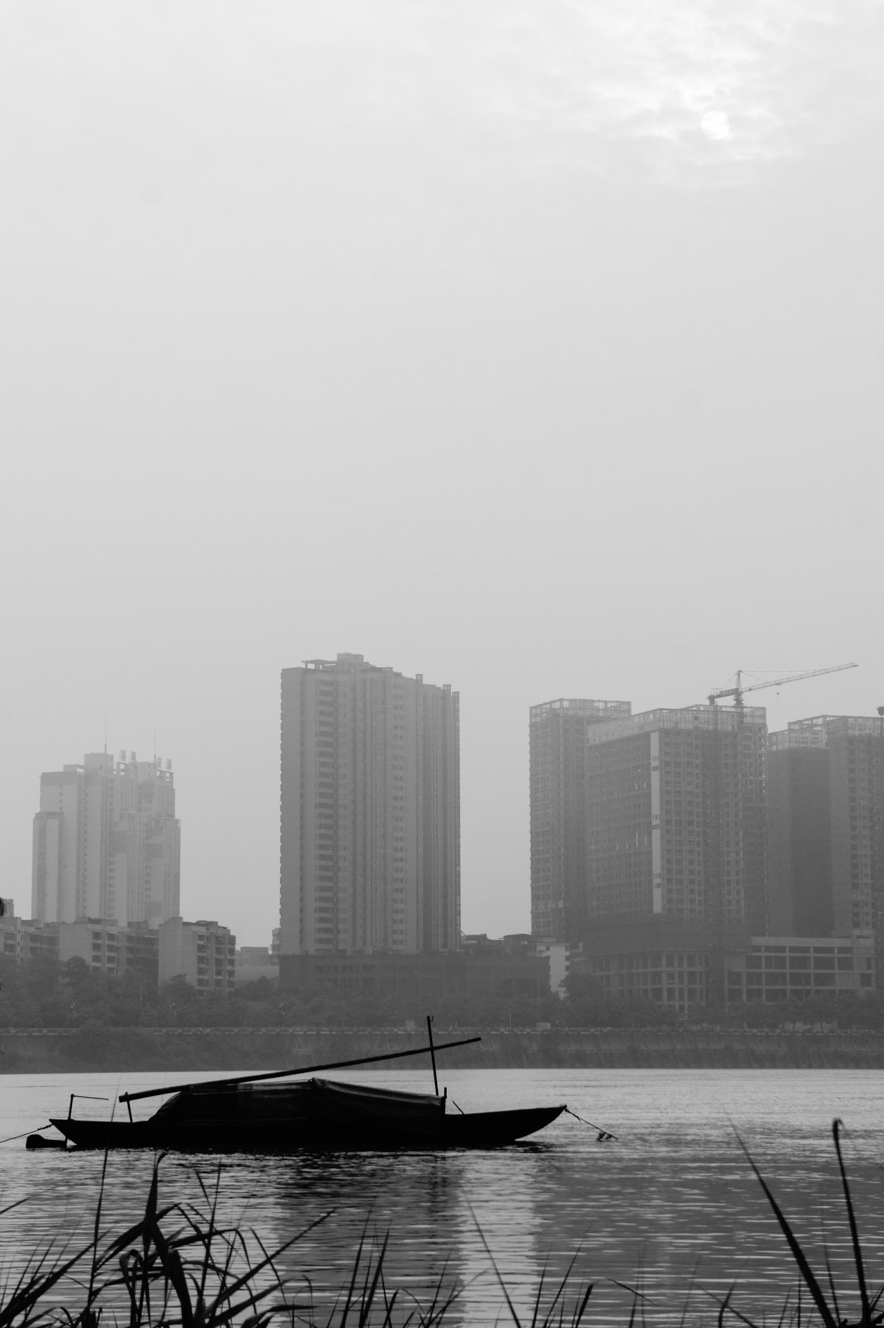 一城一船一落日