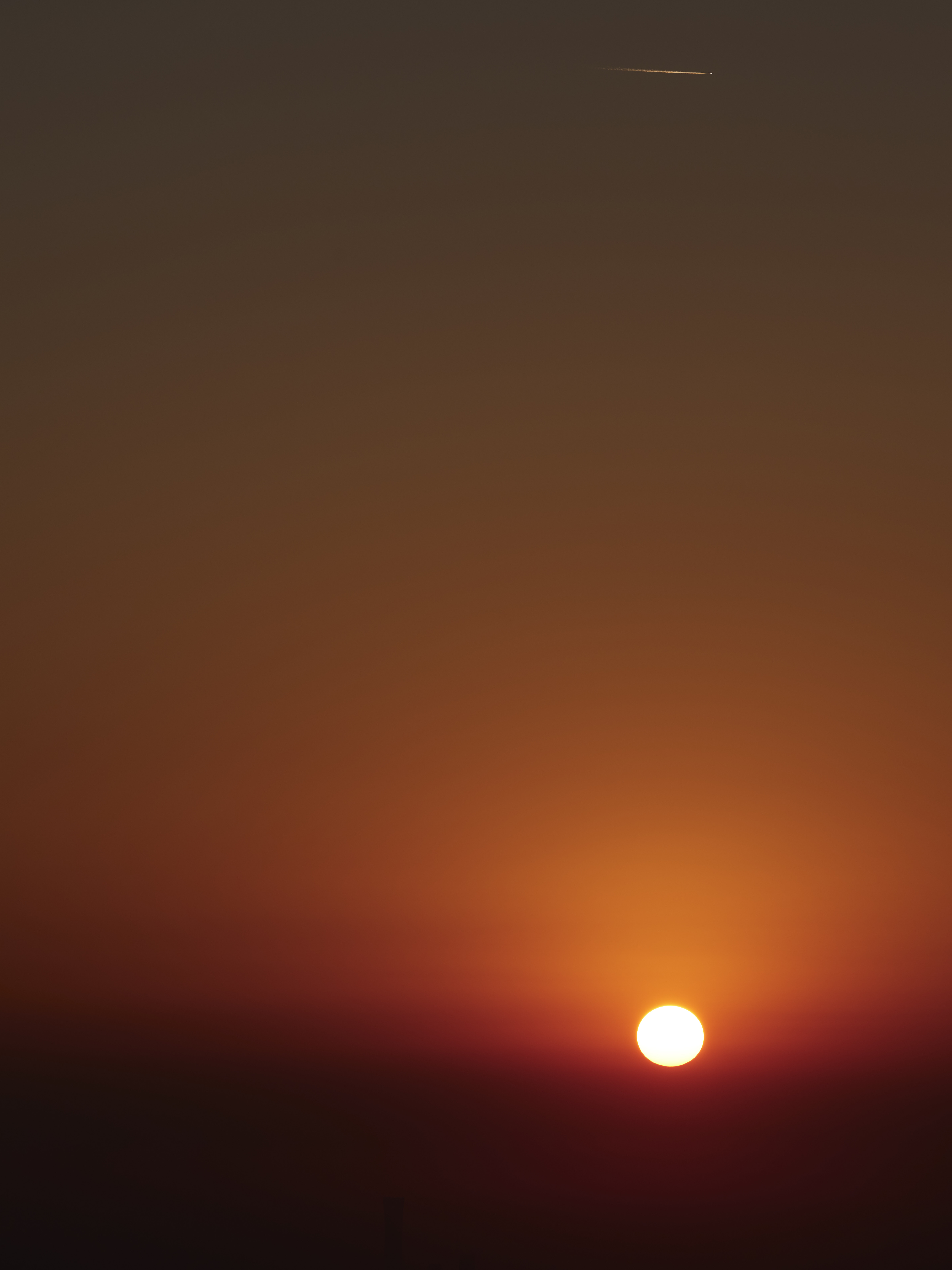 飞机飞过天空，天空之城